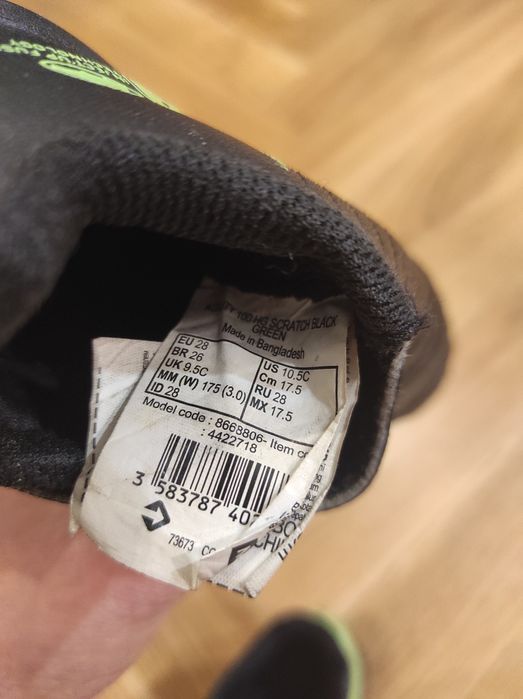 Buty do piłki nożnej, korki Decathlon r. 28