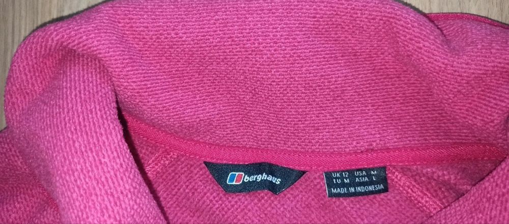 Bluza berghaus w pięknym malinowym kolorze termiczna rozmiar M