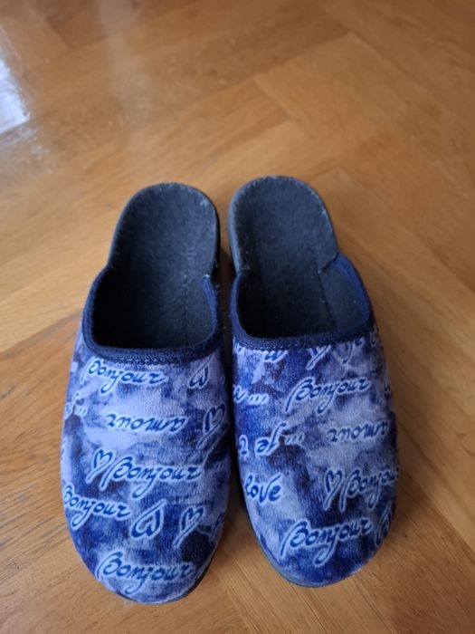 Klapki,  kapcie, laczki, łapcie domowe  Inblu 37