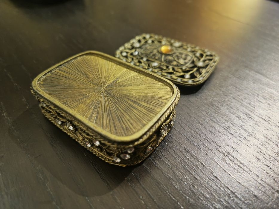 Caixa de jóias muito bonita 6,2x 4,3