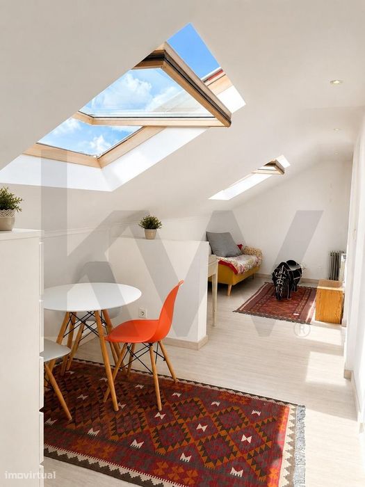 Renovated T1 with Mezzanine | Fully Equipped and Furnished | Rua Filipe Folque –