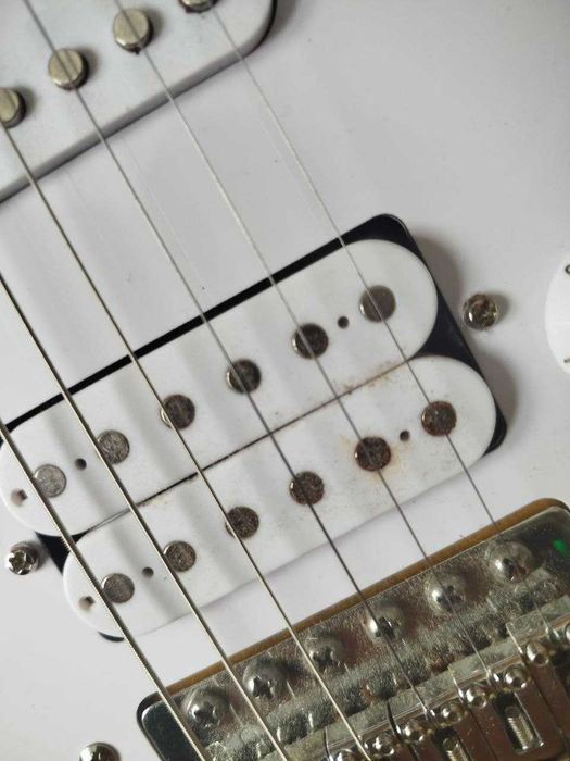 Електро-гітара з комбо підсилювачем