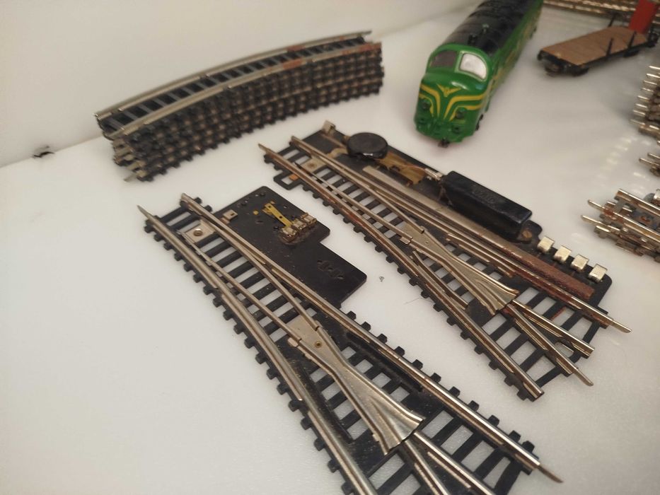 Zabawka PRL lokomotywa Piko tory wagony zwrotnice zasilacz