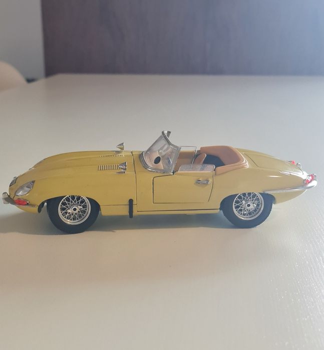 Venda Jaguar "E" 1961 escala 1/18