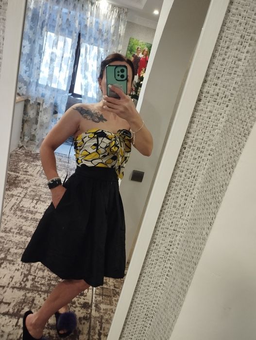 Вечірня сукня корсет чорна червона