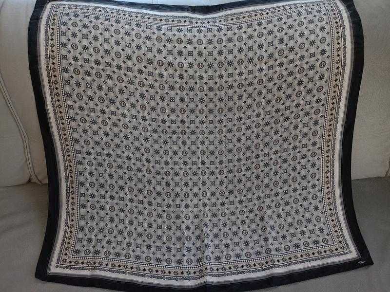 Хустка S.Oliver, розмір 88х84 см