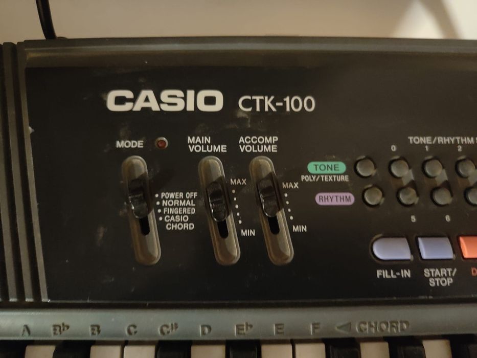 Teclado “Casio” CTK-100