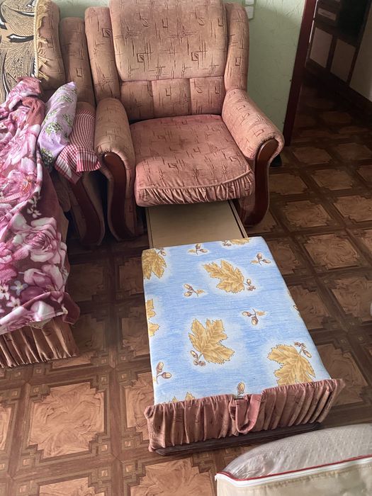 Продам диван и кресло