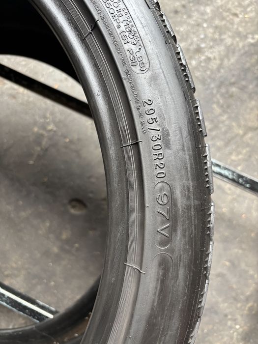 295-30-20 Michelin, зима. Ціна за 2шт. 6400.