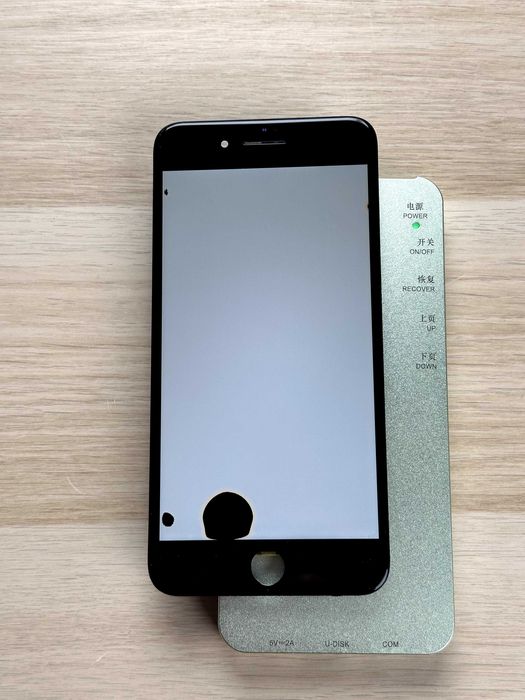 Oryginalny wyświetlacz do iPhone 8 Plus – Czarny