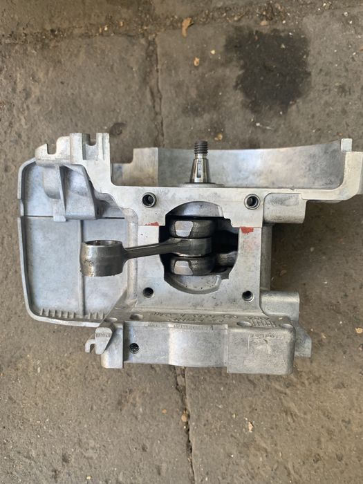 Картер в сборе с коленвалом Stihl FS250