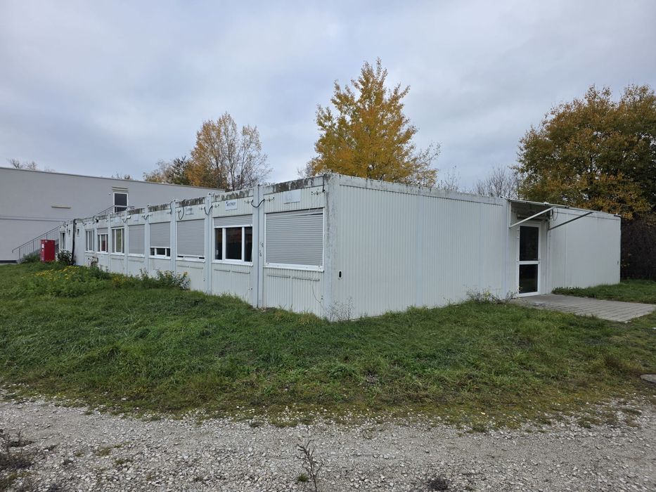 25 kontenerów  zestaw  biurowiec