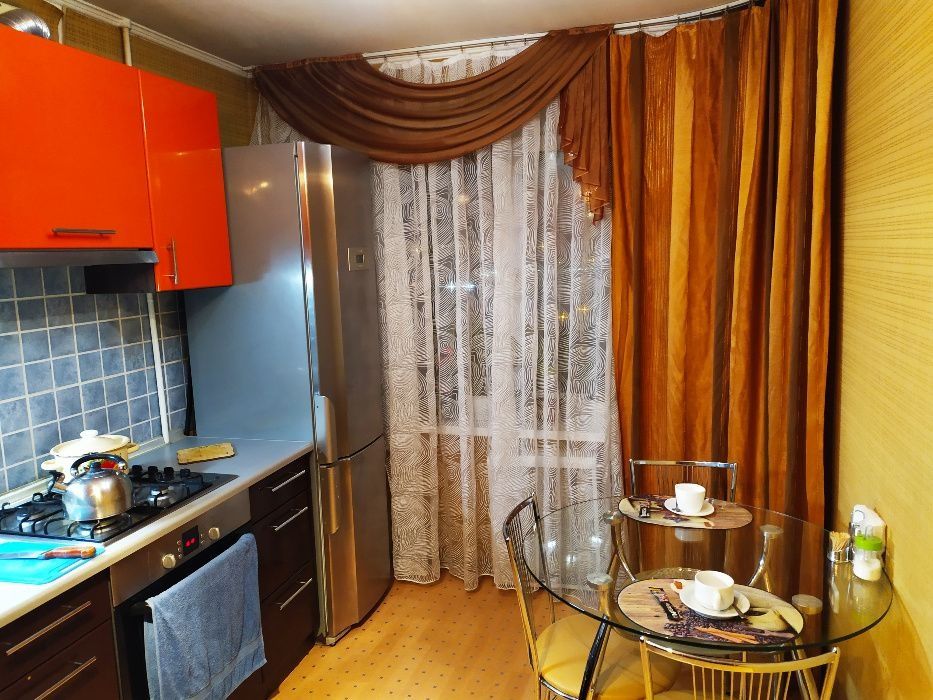 ПОЧАСОВО ПОСУТОЧНО квартира ж/д Вокзал .ц.Рынок .Smart tv