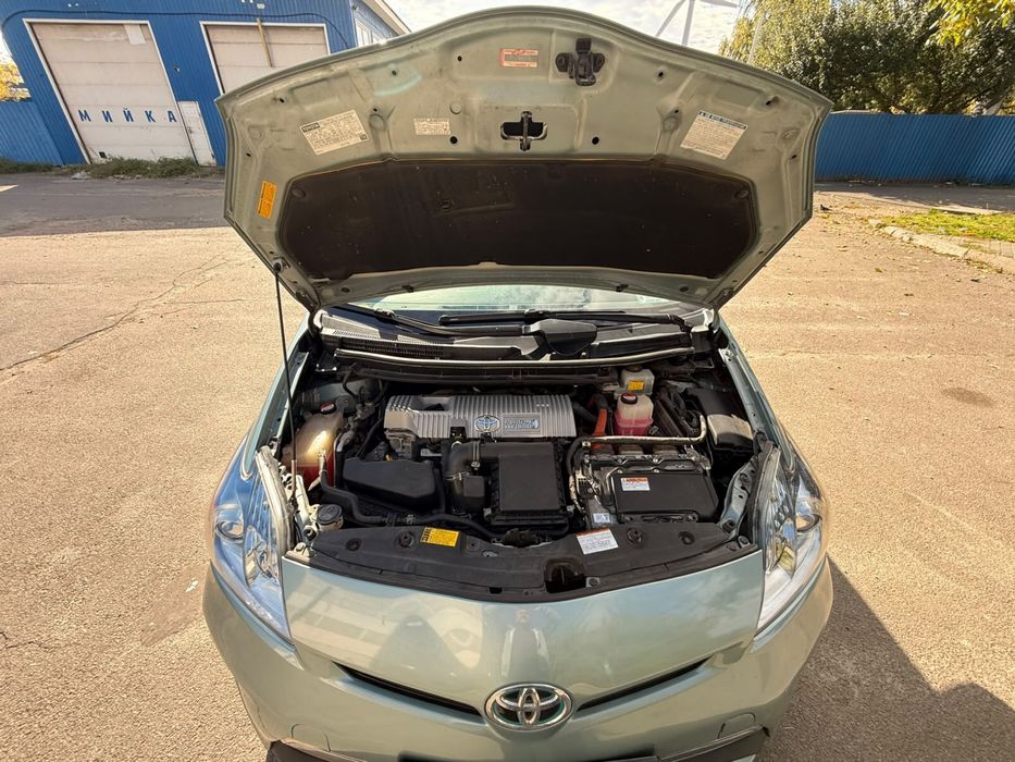 Toyota Prius Plug-in 2015