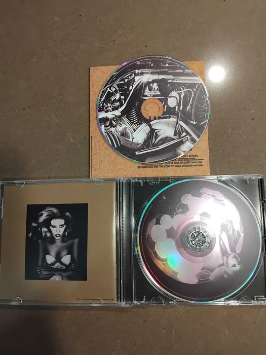 2 cds da Lady Gaga novos