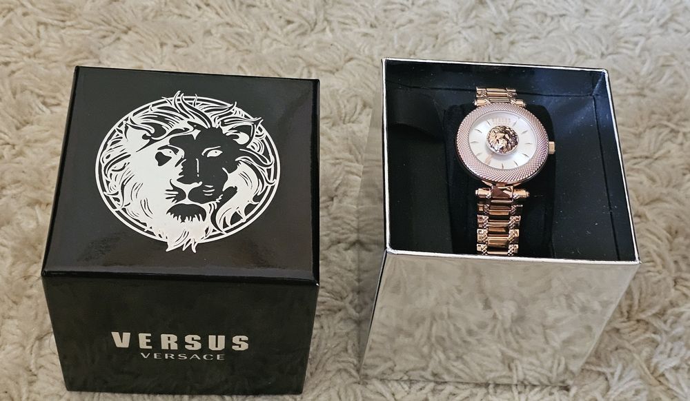 Жіночий годинник Versace Versus  годинник