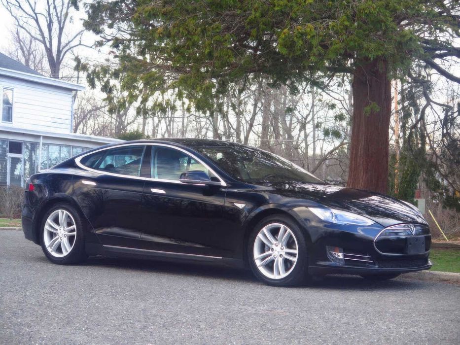 Tesla Model S      2013