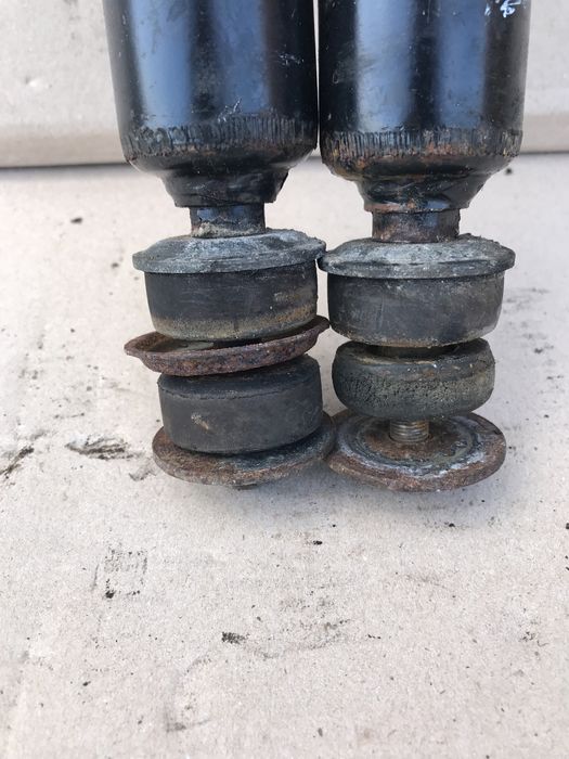 Амортизатори задні Toyota Hiace Bilstein 19-227955 4WD