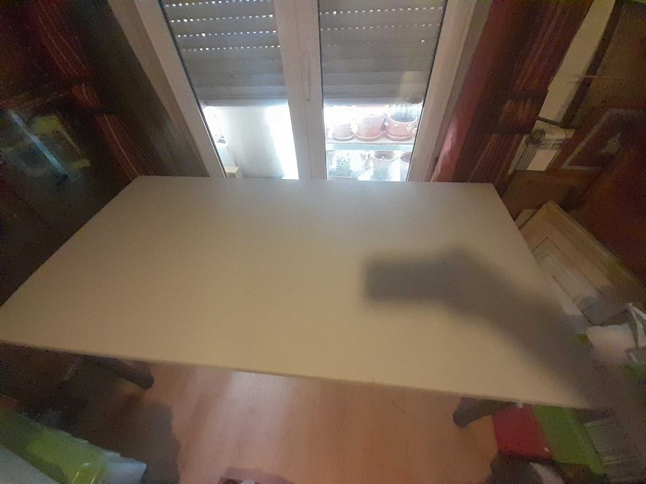 Mesa comprida, para reuniao, estudo, bancada