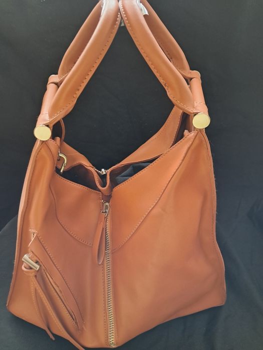 Чудова містка сумка