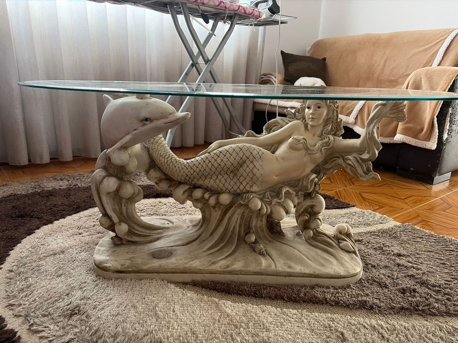Mesa de sala de marfenite e vidro