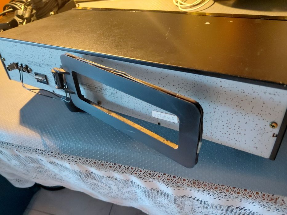 Radio ( tuner ) sanyo impecavel