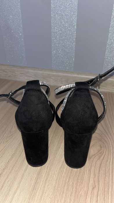 Buty na obcasie