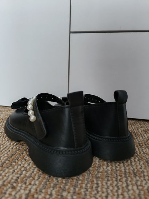 Туфельки для дівчинки