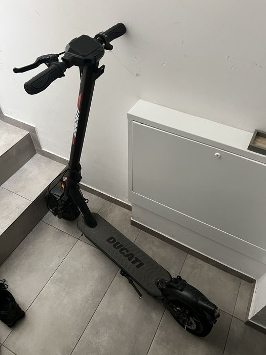 Hulajnoga elektryczna ducati
