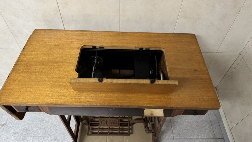 Maquina de costurar OLIVA