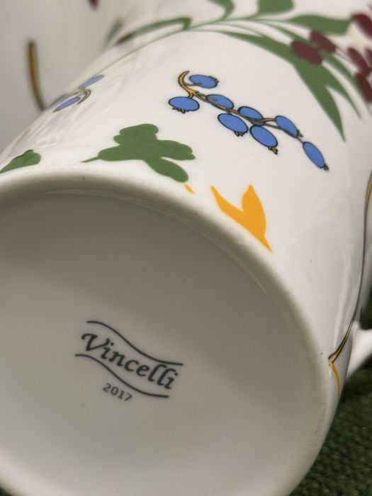 Kubki porcelanowe z jarzębiną