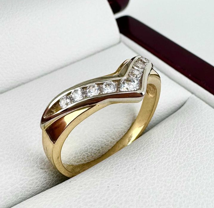 Elegancki złoty pierścionek 3,16g 585 14K R. 14