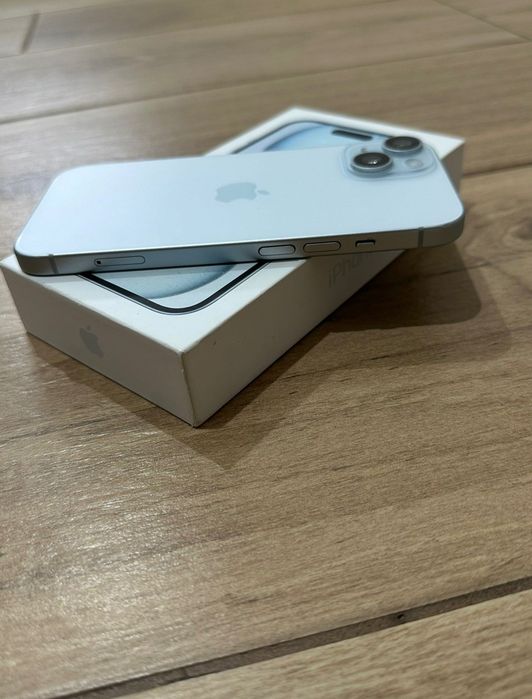 iPhone 15 128GB
