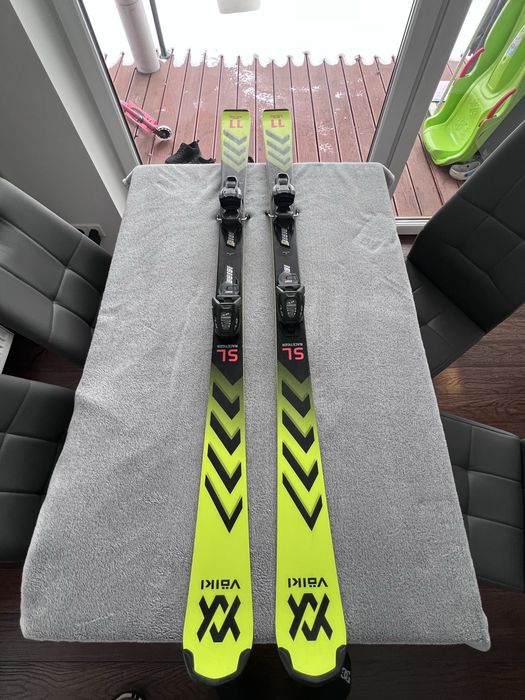 Narty Voelkl Racetiger Pro