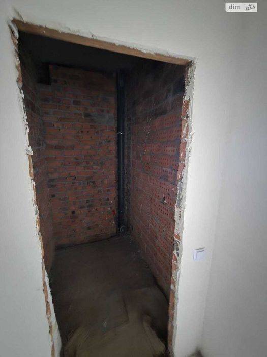 2к, центр, Рауш, Вул. Шевченка 39.