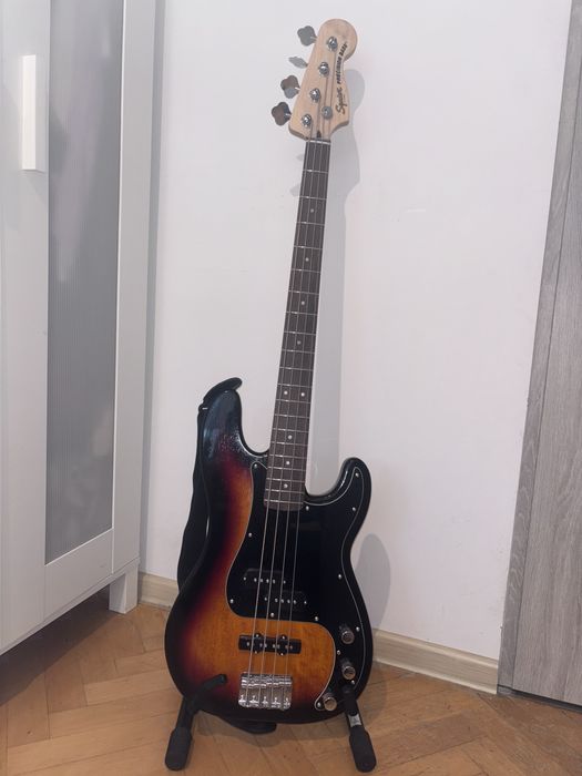 Gitara basowa squier