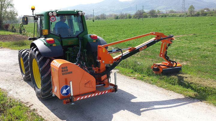 Triturador de facas hidráulica de 1.30 de corte Nova