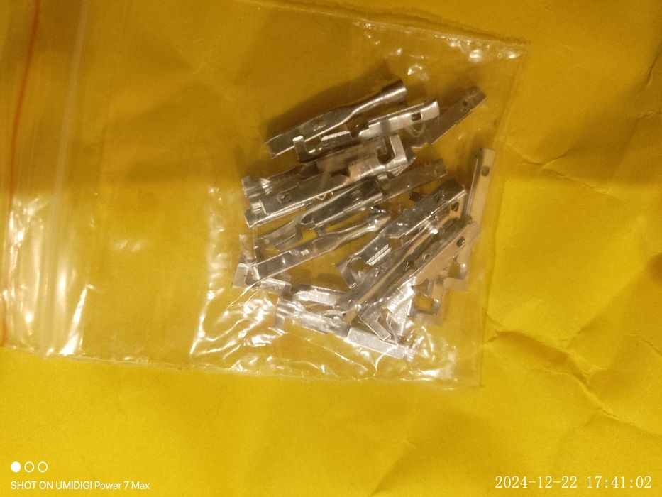 Продам парктроніки tesla model 3 model y и автомобильные разъёмы.