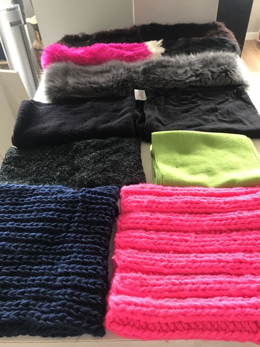 Vários Cachecóis/ Pêlos/ Golas/ Lenços/ Echarpes de modelos diferentes