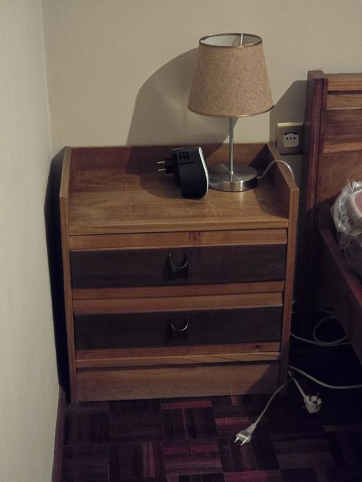 Quarto completo, máquina de lavar roupa e frigorífico