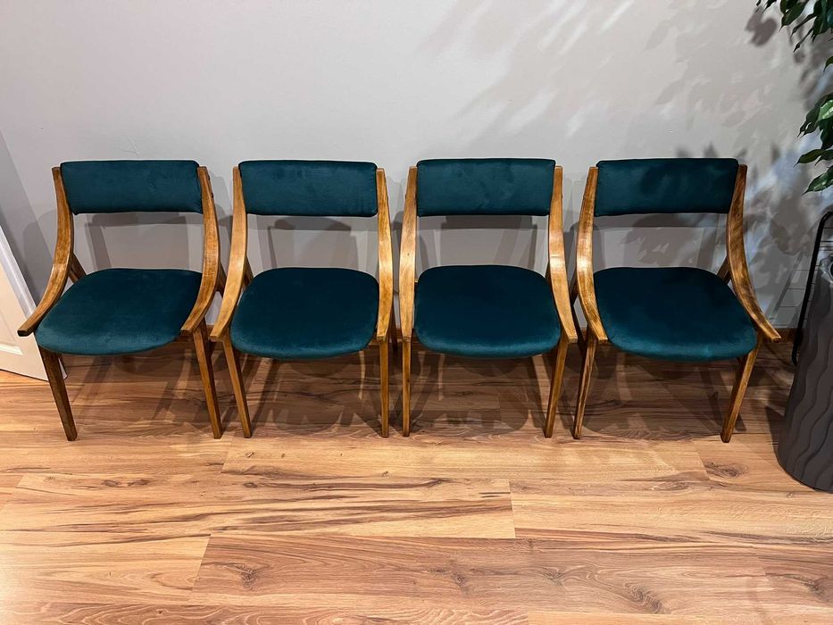 Komplet 4 krzeseł Skoczek PRL butelkowa zieleń design renowacja