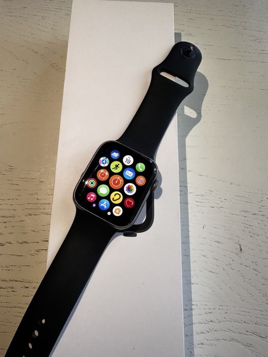 Годинник Apple Watch Series 4 44 mm