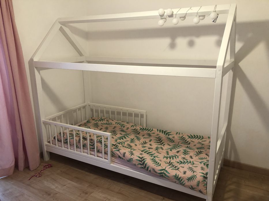 Cama Infantil Casinha em Madeira Lacada Branca + Colchão Extensível IKEA