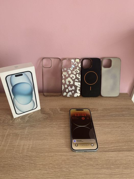 Iphone 15 niebieski