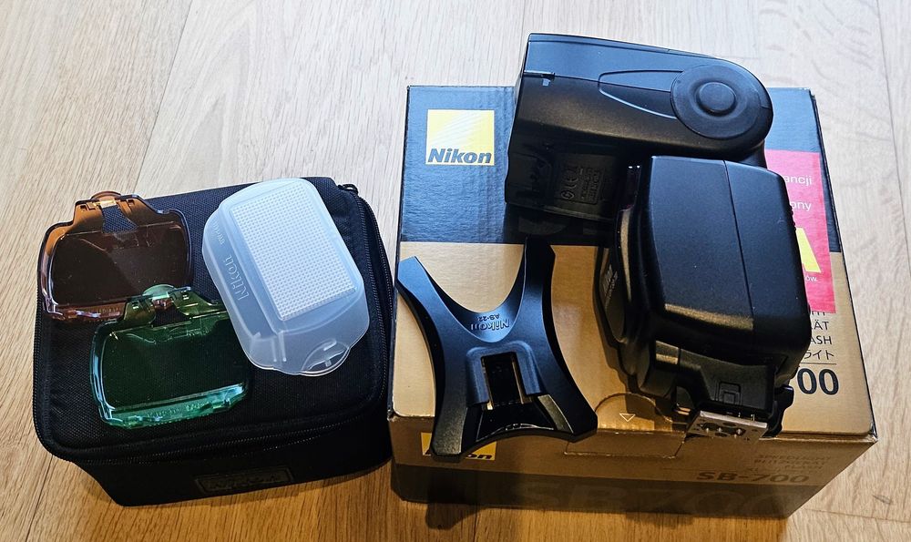 Lampa błyskowa NIKON SB-700 Speedlight
