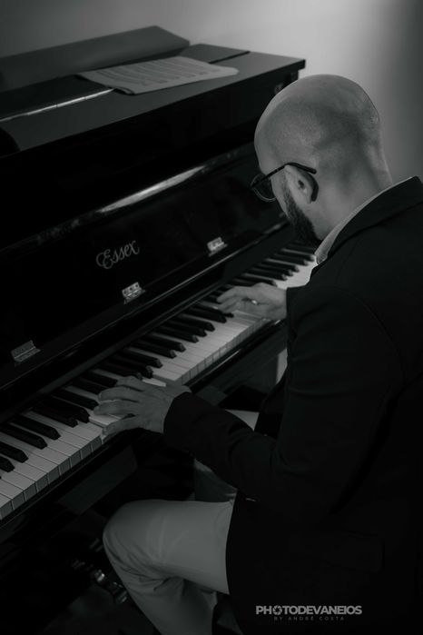 "Aprenda Piano de Forma Divertida. PianoTeacher, I speak English