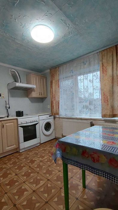 Продам частину будинку з газом на 2 кімнати у Дергачах р-н 3 школи.