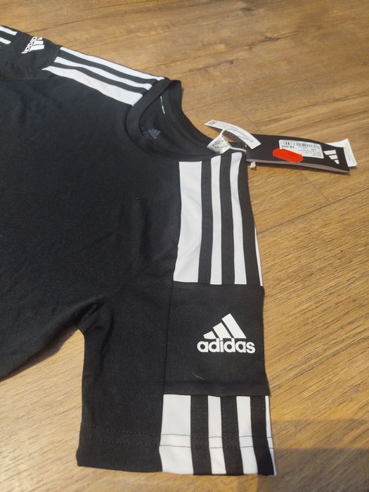 Koszulka adidas.