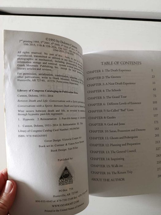 Livro "Between Death and Life", de Dolores Cannon