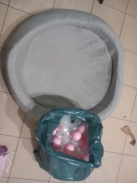 Basen z kulkami.